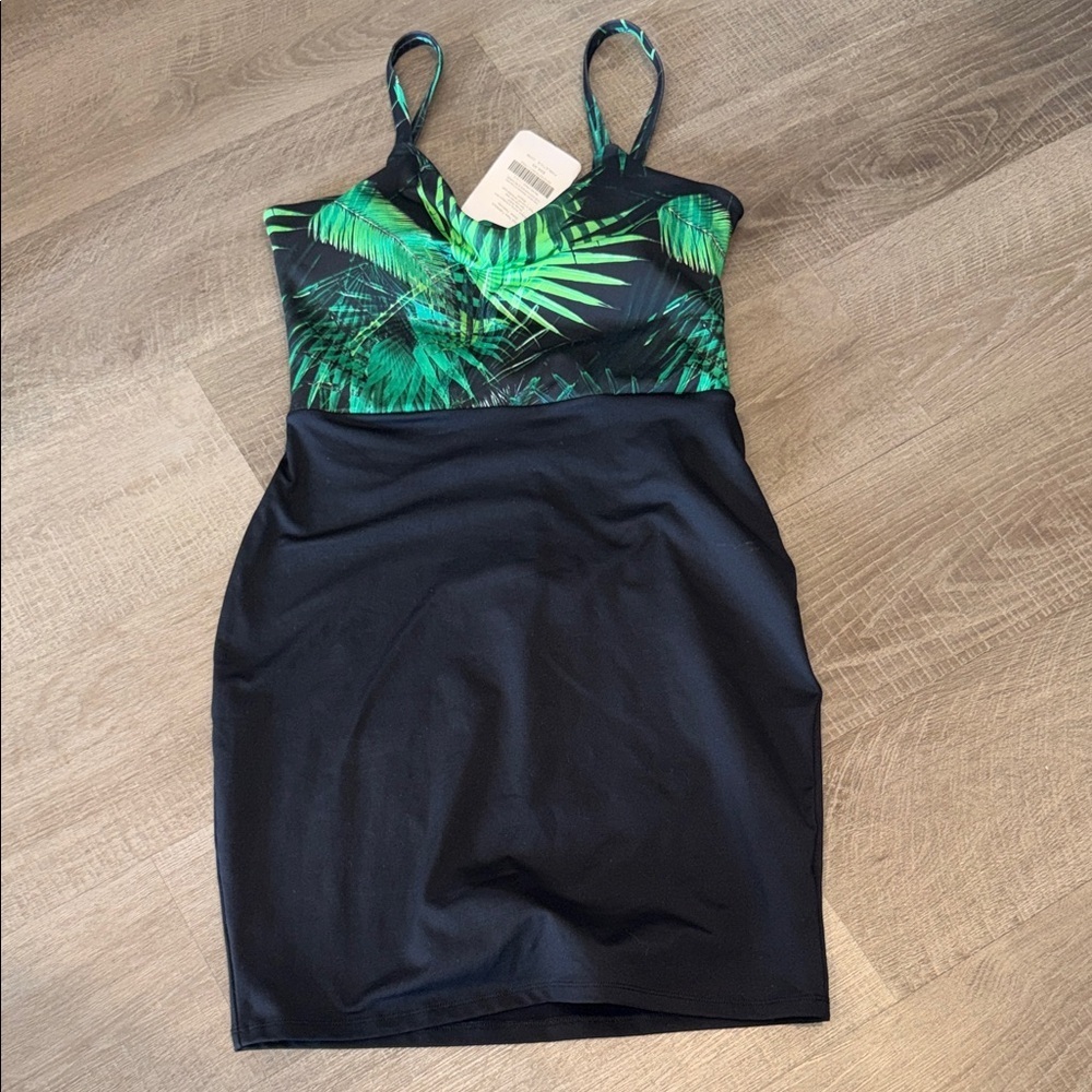Fabletics NWT Malindi Palm Leaf Bodycon Dress Sz Large - Picture 1 of 9